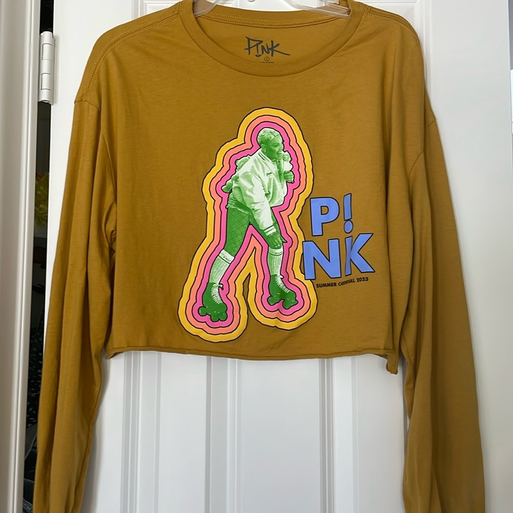 P!nk Summer Carnival 2023 tour crop concert tee